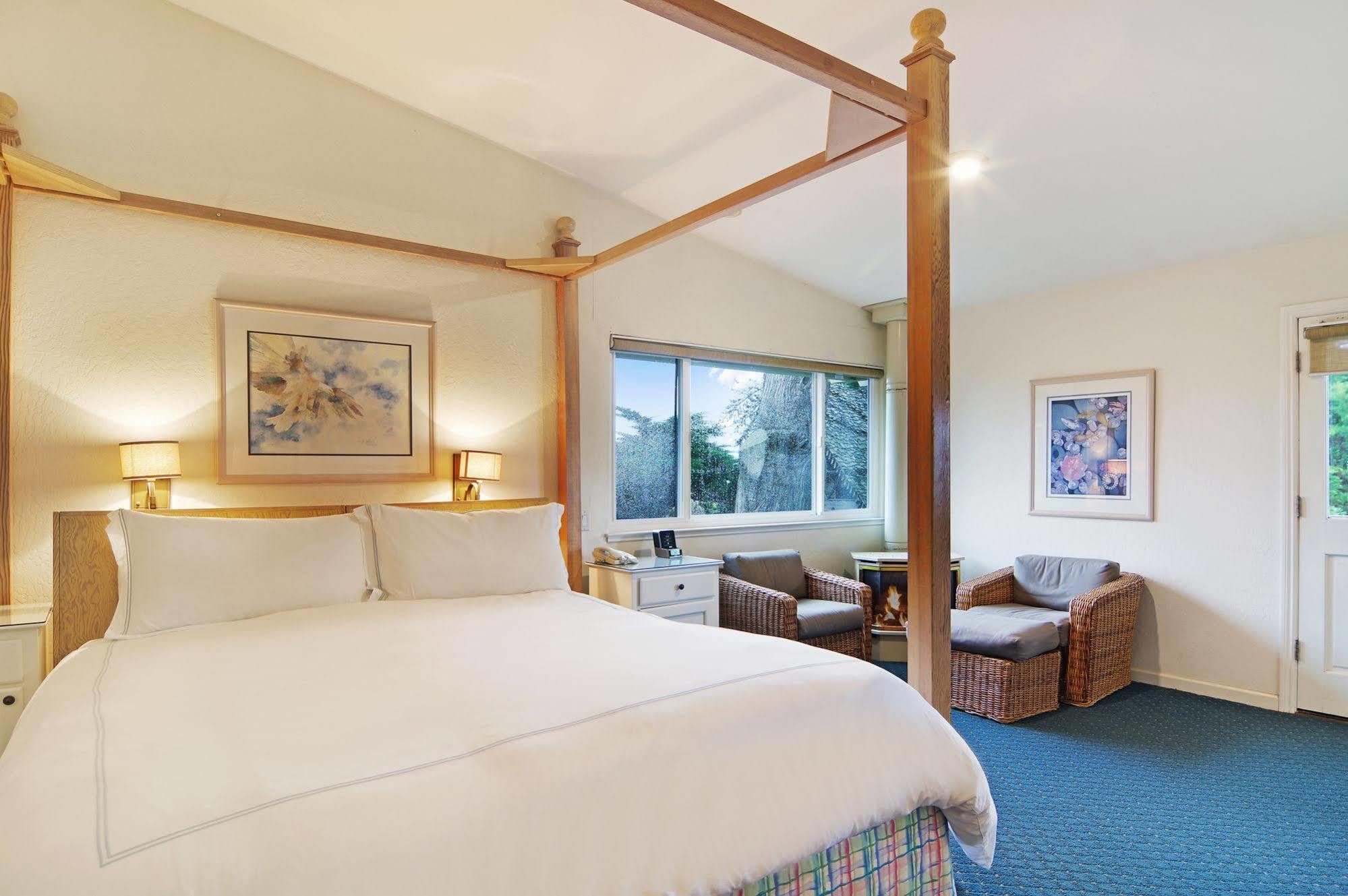 Cypress On Miramar Inn